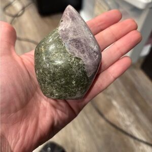 Chrome diopside & lepidolite flame